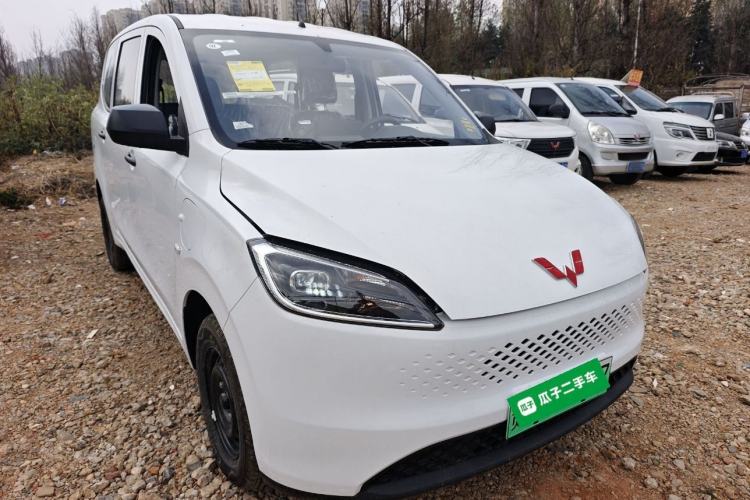 Used Wuling Hongguang New Energy 2025 Extended-Range Hybrid 50 km Standard Version
