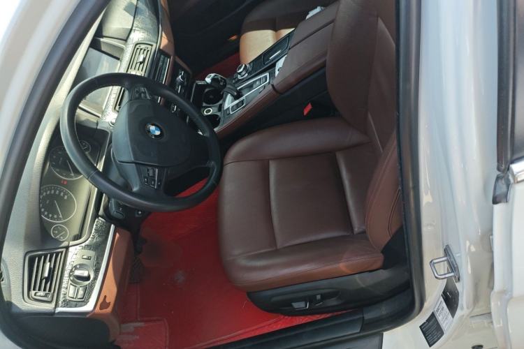 Used BMW 5 Series 2014 525Li Leading Model
