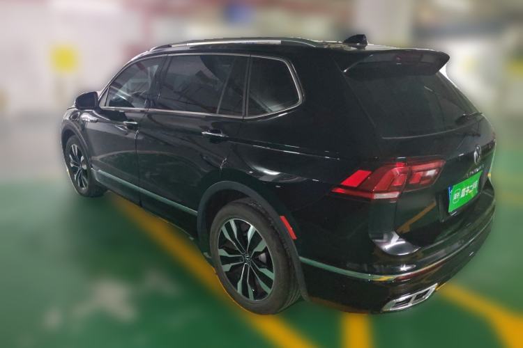 Used Volkswagen Tiguan L 2025 Model Outstanding Version 330TSI Automatic Two-Wheel Drive R-Line Longyao Edition Rear Left 45 Deg