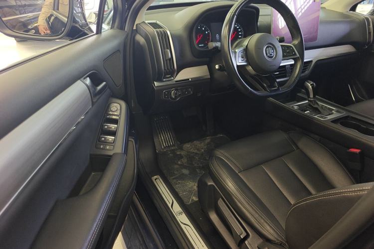 Used BYD Tang 2018 2.0T Automatic SmartConnect Luxury 7-Seater China V Emission Standard Driver Seat