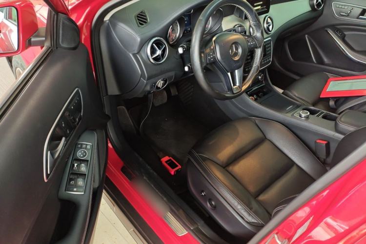 Used Mercedes-Benz GLA 2015 GLA 220 4MATIC Luxury Model
