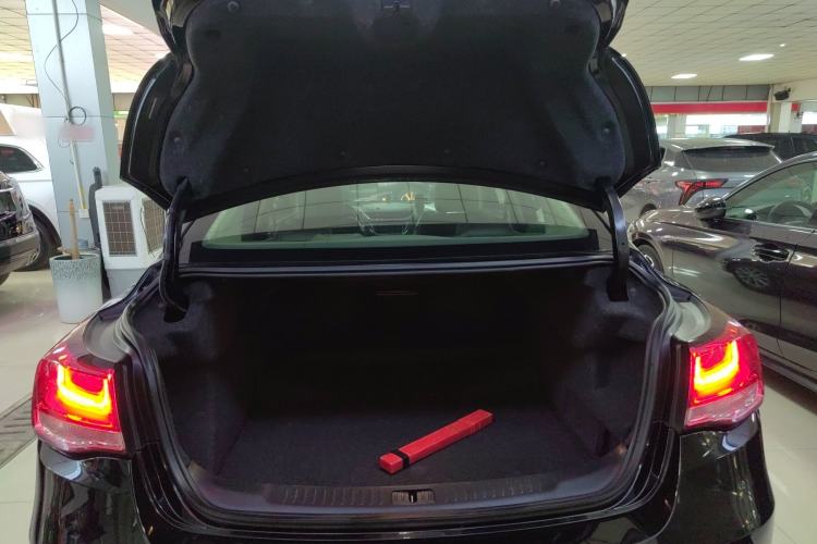 Used Chevrolet Malibu 2017 1.5T Automatic Luxury Edition Trunk