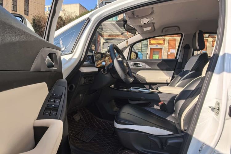 Used Geometry E Firefly 2024 401km Starlight