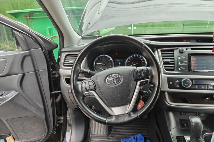 Used Toyota Highlander 2015 2.0T Four-Wheel Drive Luxury Edition 7-Seater Steering Wheel