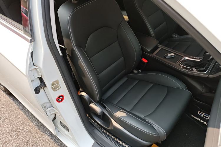 Used Geely Auto Emgrand 2019 Leading Edition 1.5L CVT Upward-Connected Model China VI Standard Right Front Seat