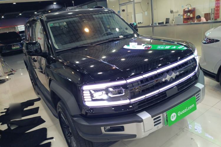 Used Formula Leopard 5 2023 Navigator Edition
