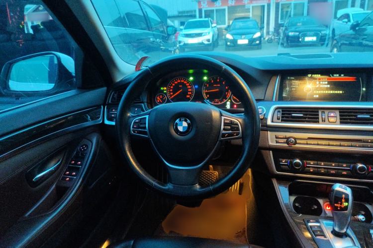 Used BMW 5 Series 2014 525Li Luxury Design Package Steering Wheel