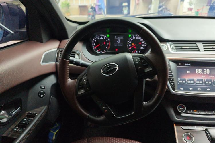 Used Land X7 2015 2.0T Panoramic Prestige Edition Steering Wheel