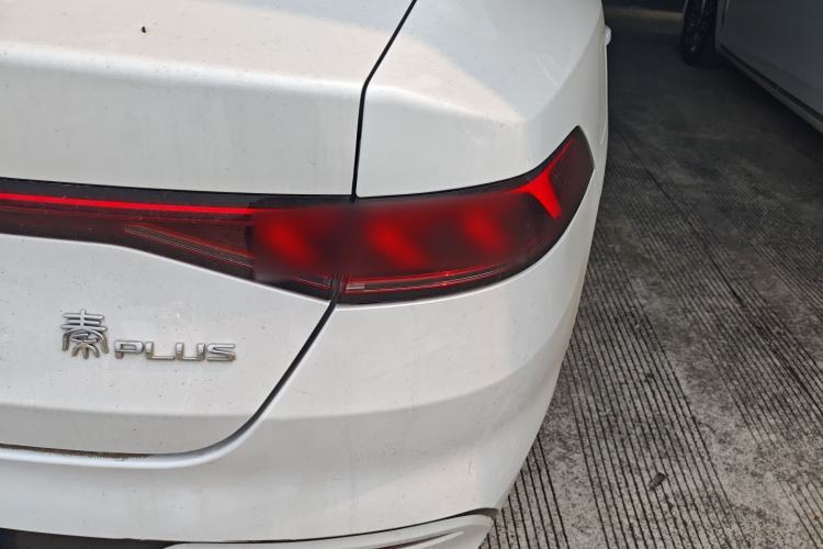 Used BYD Qin PLUS 2024 HONOR Edition DM-i 55KM Leading Model Right Rear Taillight