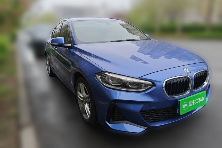 Used BMW 1 Series 2019 118i M Sport Package Front Right 45 Deg