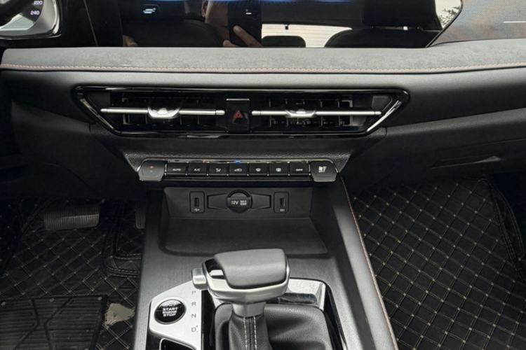 Used CHANGAN OSHAN X7 PLUS 2022 1.5T Blue Whale Edition Automatic Luxury 7-Seater