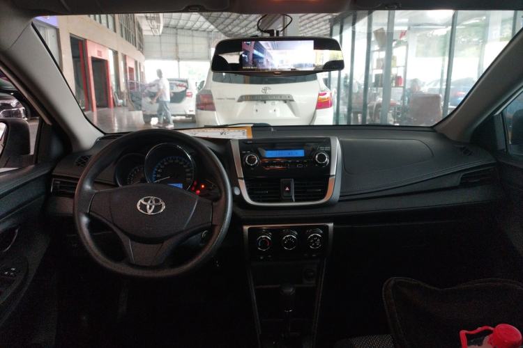 Used Toyota Vios 2019 1.5L CVT Innovation Edition Center Console