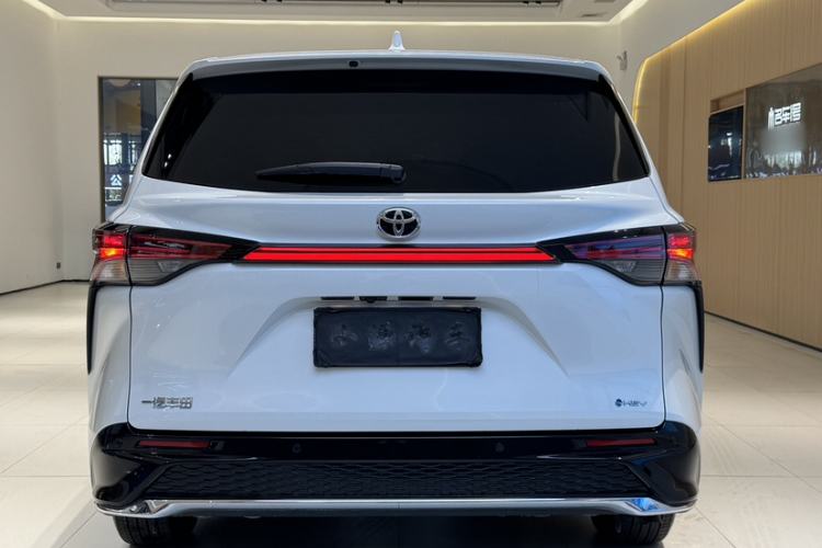 Used Toyota Granvia 2024 2.5L Hybrid Comfort Edition