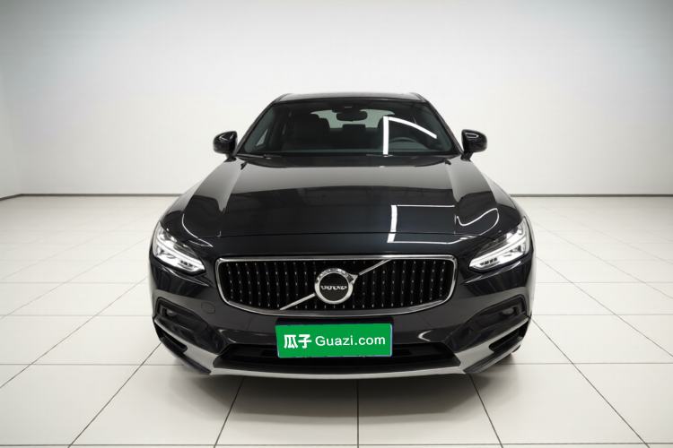 Used Volvo V90 2021 Cross Country B5 AWD Smart Range Edition Front