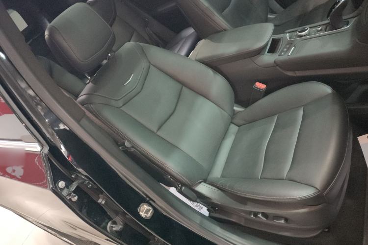 Used Cadillac XT6 2022 2.0T Six-Seater Four-Wheel-Drive Luxury Standard Edition