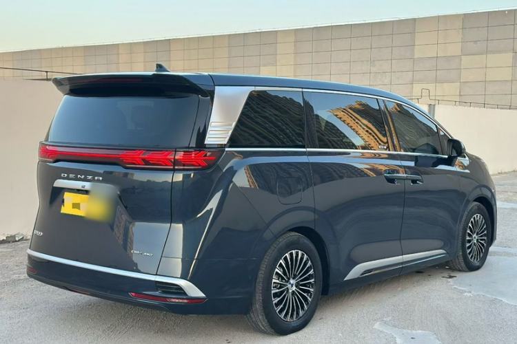 Used Denza D9 2022 DM-i 970 Four-Wheel Drive Flagship Model
