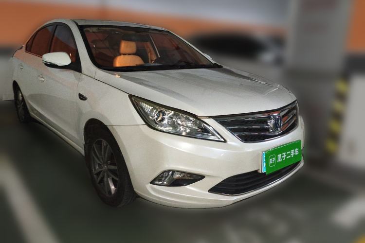 Used CHANGAN Eado 2015 1.6L Manual Luxury Model China IV Standard Front Right 45 Deg