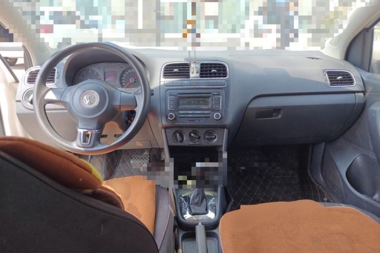 Used Volkswagen Polo 2011 1.6L Automatic ZhiShang Version Center Console