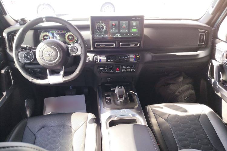 Used 212 T01 2025 2.0T Changfeng
