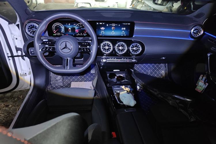 Used Mercedes-Benz A-Class 2025 A 200 L Fashion Model Center Console