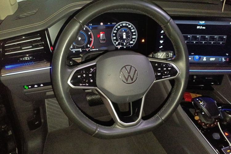 Used Volkswagen Touareg 2022 3.0 TSI Luxury Edition Black Diamond Sport Package