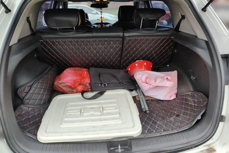 Used Hyundai ix25 2015 1.6L Automatic Two-Wheel-Drive Deluxe DLX Model Trunk