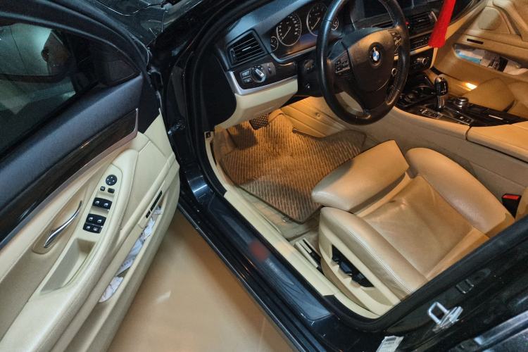 Used BMW 5 Series 2012 530Li Luxury Model
