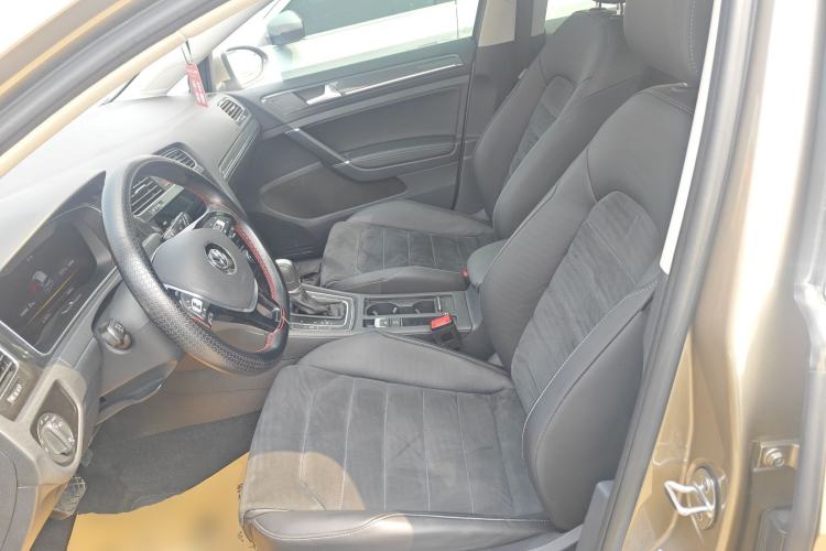 Used Volkswagen Golf 2020 Zhiai Edition 280TSI DSG Luxury Model Left Front Seat