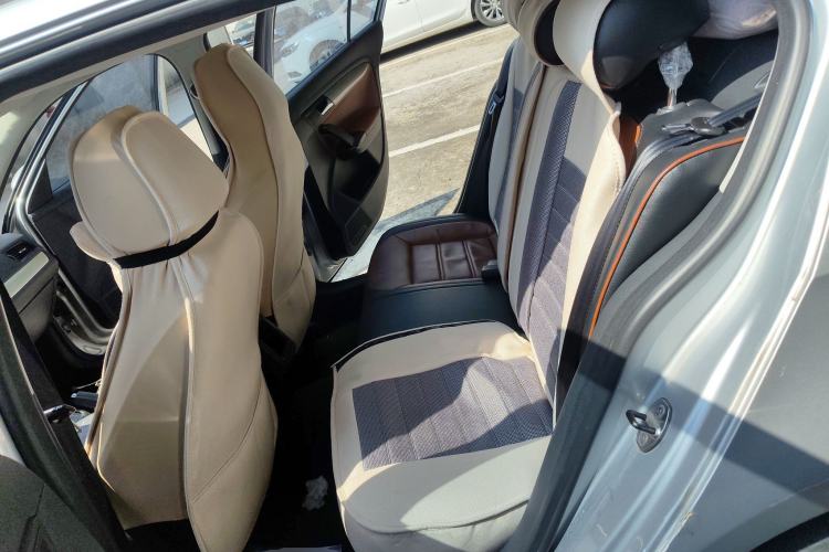 Used Volkswagen Lavida 2013 Revised Classic 1.6L Automatic Fashion Edition
