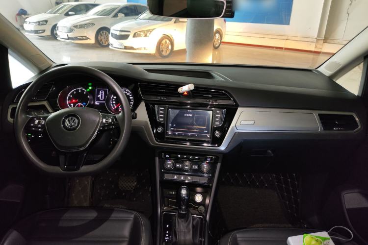 Used Volkswagen Touran 2018 Volkswagen Touran L 280TSI DSG Comfort Edition 7 Seats China V Emission Standard Center Console