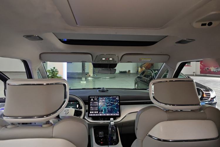 Used Volvo EM90 2025 Ultra Six-Seater