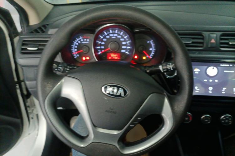 Used Kia K2 2015 Sedan 1.4L MT GLS Steering Wheel