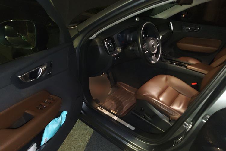 Used Volvo XC60 2019 T5 4x4 Smart Edition China VI Standard