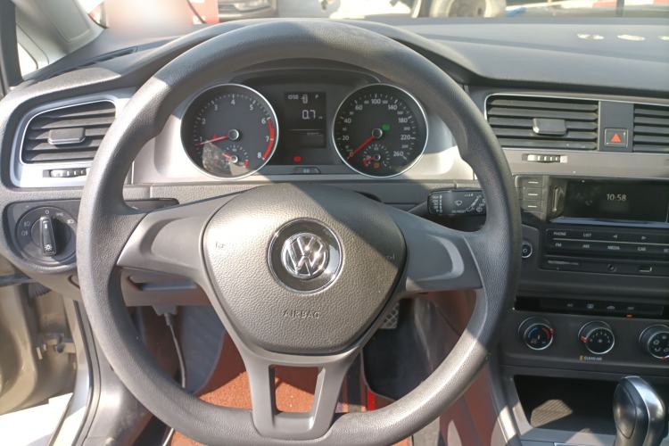 Used Volkswagen Golf 2016 1.6L Automatic Fashion Model