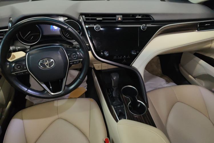 Used Toyota Camry 2019 2.5G Luxury Edition China VI Standard Center Console
