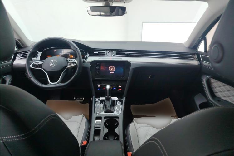 Used Volkswagen Magotan 2023 2 Million Units Limited Edition 330TSI DSG Leading Version