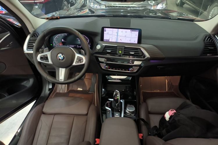 Used BMW X3 2021 xDrive28i M Sport Package Center Console