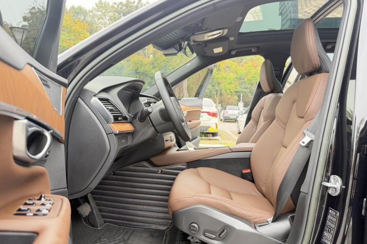 Used Volvo XC90 2023 B6 Zhiyi Luxury Edition 7-Seater
