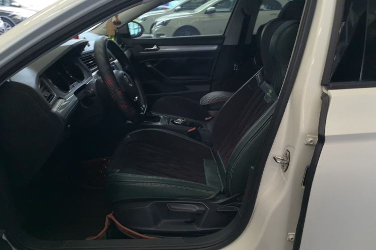 Used Volkswagen Lamando 2017 230TSI DSG Fashion Edition Left Front Seat