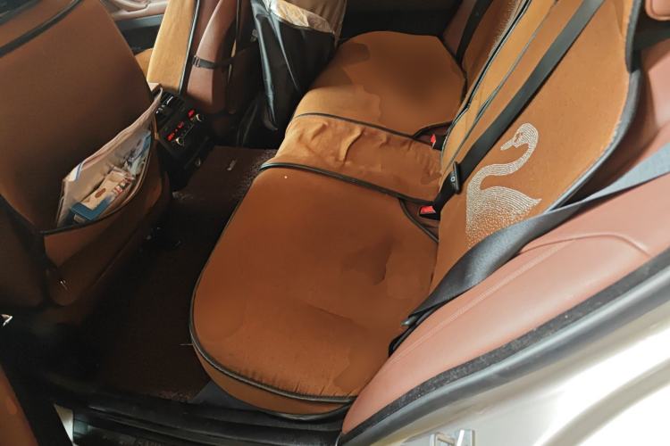 Used BMW 5 Series 2014 528Li Leading Model
