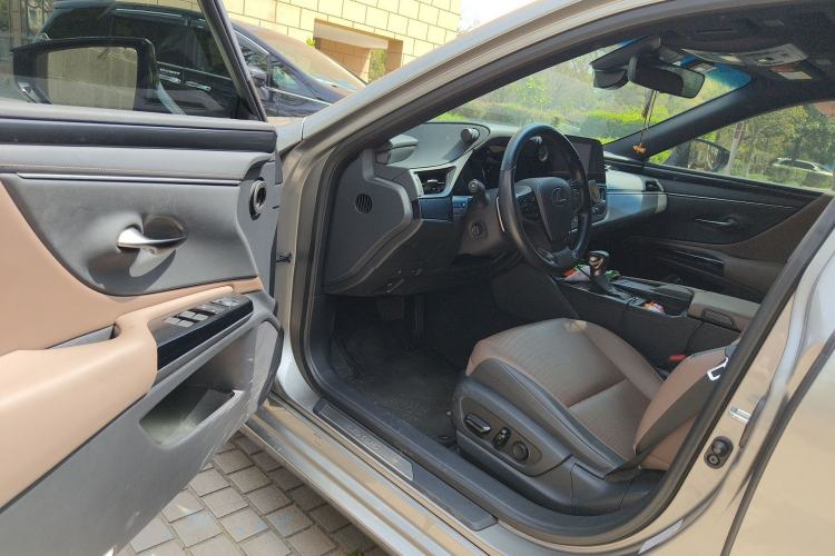 Used Lexus ES 2022 300h Excellence Edition