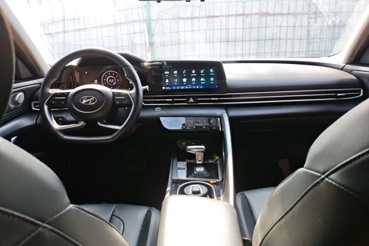 Used Hyundai Elantra 2022 1.5L CVT LUX Prestige Edition