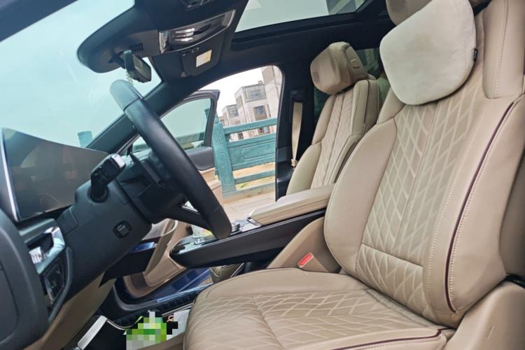 Used Cadillac LYRIQ 2022 Four-Wheel-Drive High-Performance Deluxe Edition