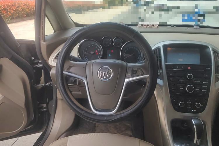 Used Buick GT 2013 GT 1.6L Automatic Fashion Edition Steering Wheel