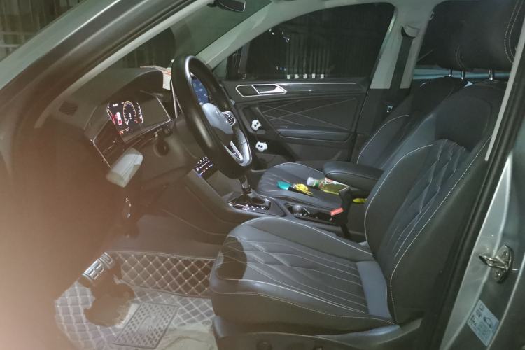 Used Volkswagen Tiguan L 2022 330TSI Automatic Two-Wheel Drive R-Line Enhanced Edition Driver Seat