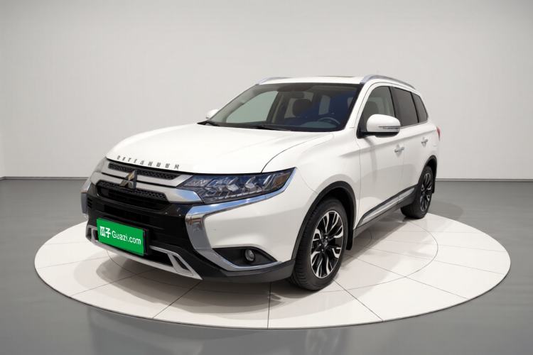 Used Mitsubishi Outlander 2019 2.4L 4x4 Zhi Xiang Edition 5 Seats China VI Standard