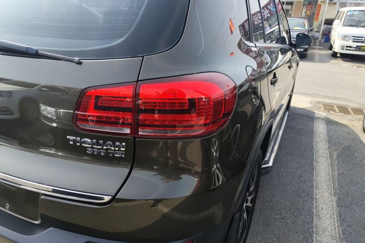 Used Volkswagen Tiguan 2015 1.8TSI Automatic Two-Wheel Drive Luxury Model Exterior 3