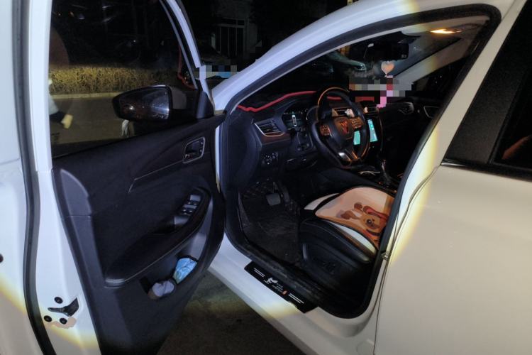 Used Roewe i5 2019 20T Automatic Intelligent Connectivity Super-Power Supreme Edition Driver Seat