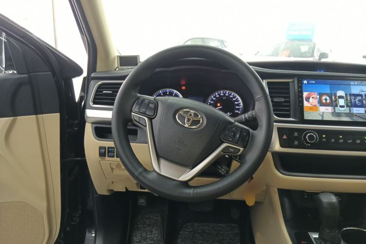 Used Toyota Highlander 2018 2.0T Four-Wheel Drive Elite Edition 7 Seats China VI Standard Steering Wheel