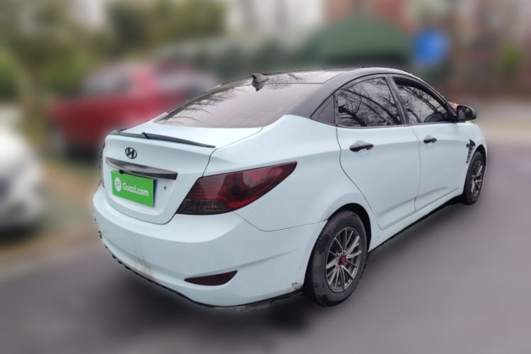 Used Hyundai Verna (older generation) 2010 Sedan 1.4L Automatic Fashionable GT Model Rear Right 45 Deg